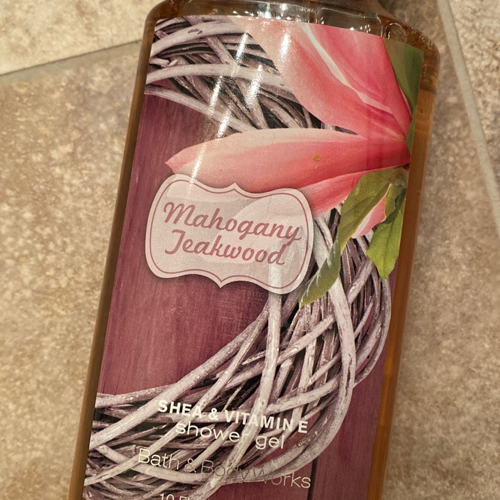 Mahogany Teakwood Bath And Body Works Shower Gel 10oz. New unopened package